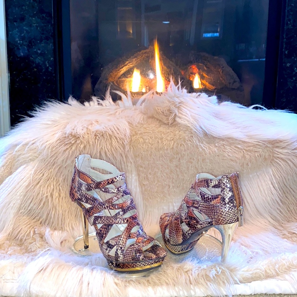 Jennifer Lopez heels 6